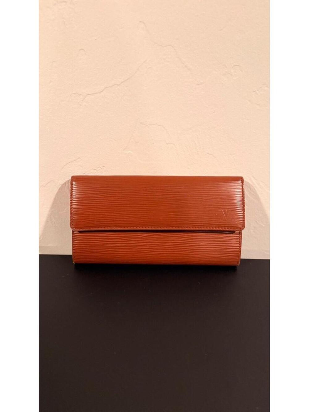 Louis Vuitton Epi Sarah Wallet Cacao Leather